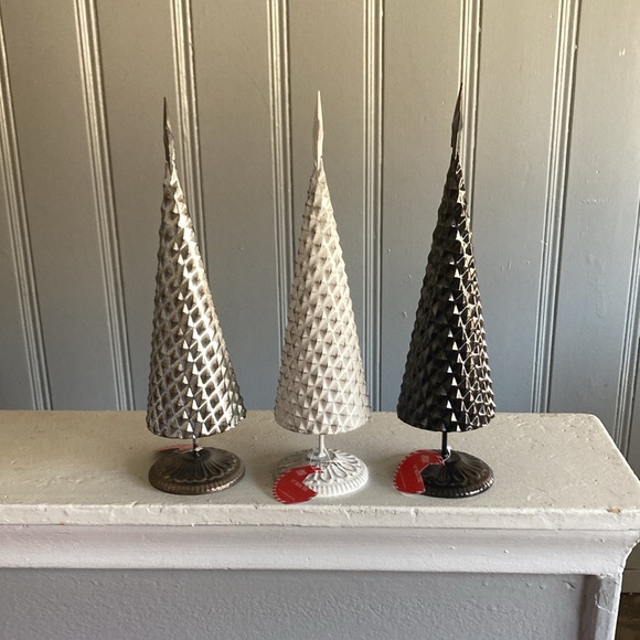 NWT Set of 3- Bronze, White & Silver 14” Metal Christmas Tree Decorations - Picture 11 of 16